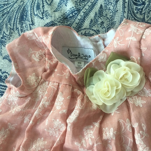 My daughter wore it once for a photo shoot! - Picture 2 of 2